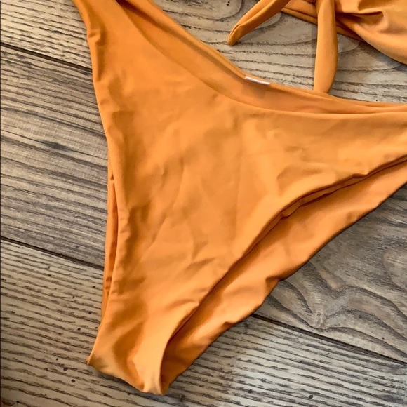 High Waisted Cheeky Bikini - Picture 7 of 8